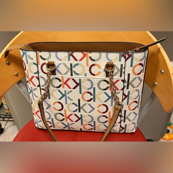 ✨✨ Calvin Klein Purse + Card Holder + Dust Bag ✨✨ - Picture 5 of 9